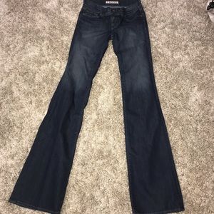 These are more true to a size 25. Great condition.
